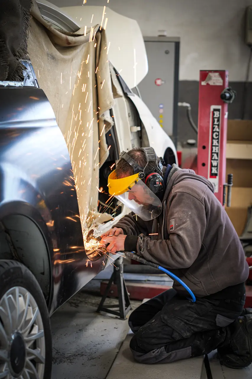 Tournage vidéo dans une carrosserie de la région lyonnaise par BAP Agency