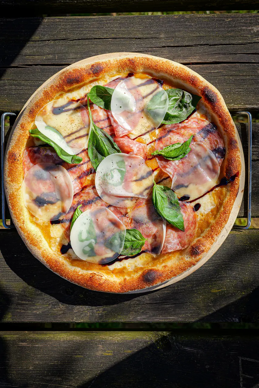 Photo culinaire d'une pizza